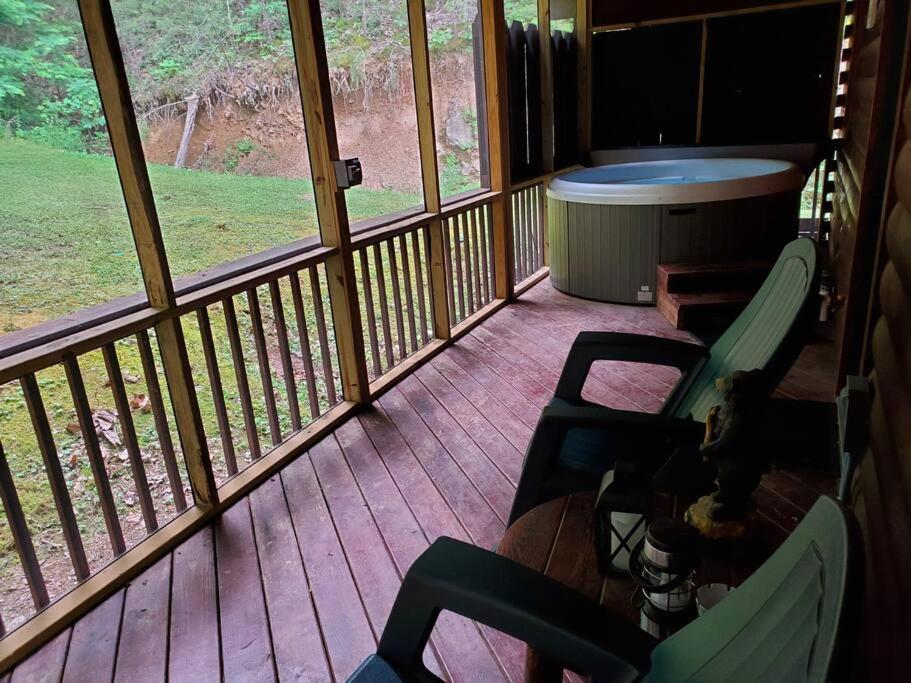 Beary Tale! Your Happily Ever After Starts Here! Sevierville Extérieur photo